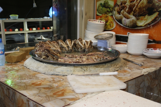 Kerkük'te sahur sofralarının vazgeçilmezi: Kelle paça